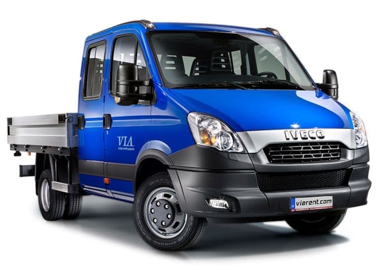 Iveco Daily duplafülkés kisteherautó bérlés